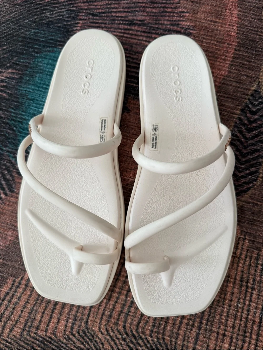 Crocs Miami Toe Loop - Picture 1 of 4